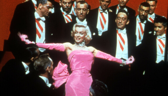 Herrat pitävät vaaleveriköistä -elokuva sisältää yhden Marilynin uran ikonisimmista hetkistä. Marilyn Monroe