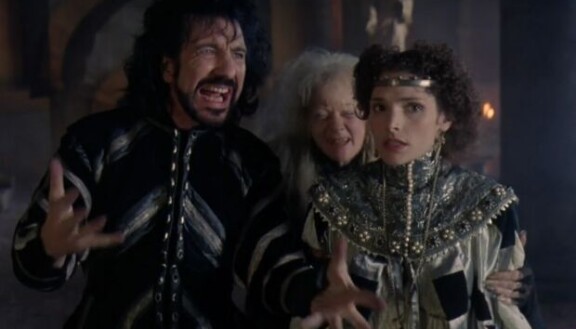 Mary Elizabeth Mastrantonio esitti Robin Hoodin rakastettua.