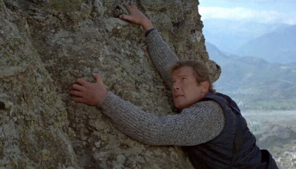 007 - Erittäin salainen oli Roger Mooren viides Bond-elokuva.