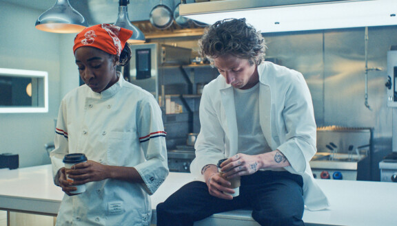 Ayo Edebiri ja Jeremy Allen White ovat ehdolla parhaasta pääosasta The Bear-sarjassa.