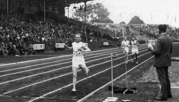 Paavo Nurmi oli yhdeksänkertainen kestävyysjuoksun olympiavoittaja.