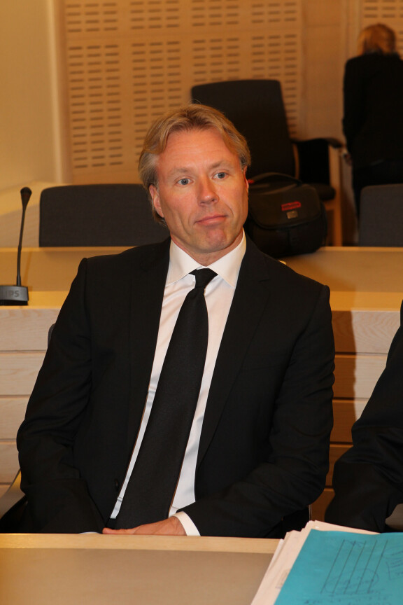 Jyrki oikeudessa kuulemassa syytteitään veneonnettomuudesta.