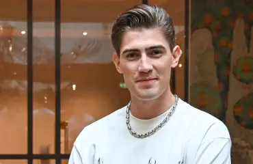 Hupsista! Robin Packalen esittelee purjehduksen odotukset ja paljastaa todellisuuden – video