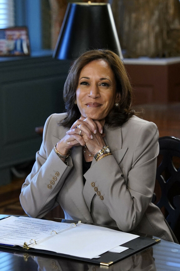 Kamala on saanut tarpeeksi puolekokousedustajia taakseen pyrkiikseen Yhdysvaltojen seuraavaksi presidentiksi.