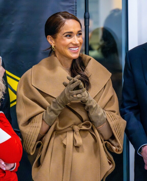 Meghan himoitsee ranskalaisia ja juustomakaronia.