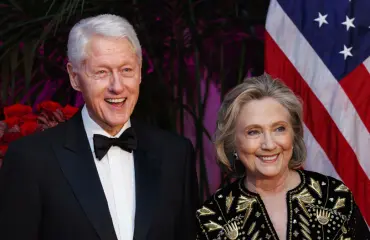 Mitä tapahtui Bill Clintonin kasvoille?