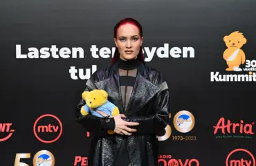Sanni kohtasi maailmantähden – julkaisi yhteiskuvan