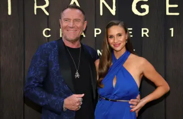 Renny ja Johanna Harlin ikuistettiin Lontoossa – julkkisten suosimat ökyvaunut varastivat huomion