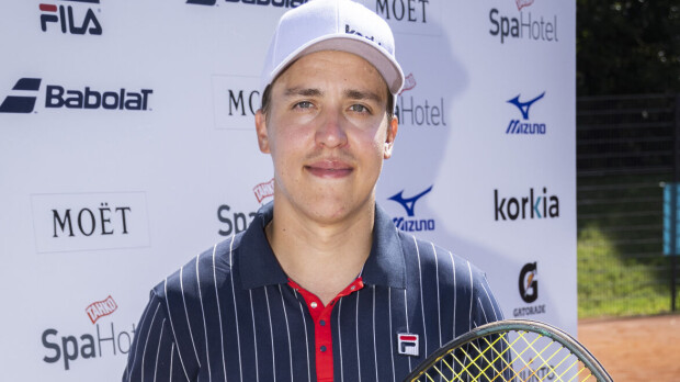Oho! NHL-tähti Teuvo Teräväinen bailasi karaokebaarissa – kuvat