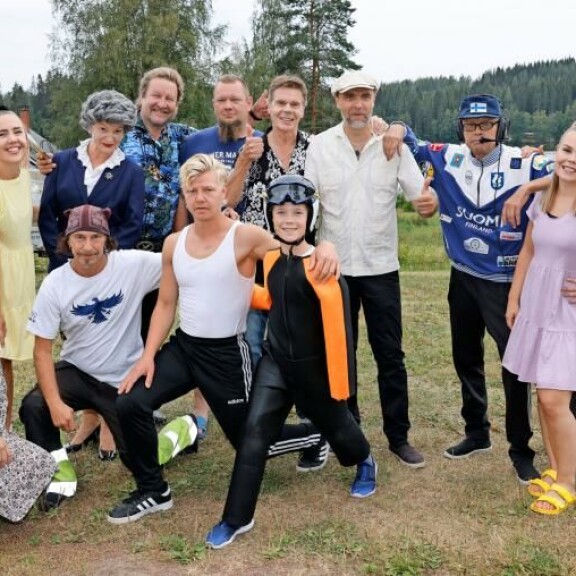 Tällä porukalla syntyy Matti Nykäsestä kertova laulunäytelmä Elämä on laiffii. Vauhdikas show pyörii Jyväskylässä Ränssin Kievarissa. Tällä porukalla syntyy Matti Nykäsestä kertova laulunäytelmä Elämä on laiffii. Vauhdikas show pyörii Jyväskylässä Ränssin Kievarissa.