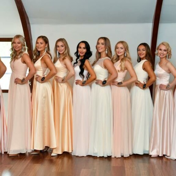 Joku heistä on seuraava Miss Helsinki. Ensi vuoden kisoista ei ole vielä varmuutta. Joku heistä on seuraava Miss Helsinki. Ensi vuoden kisoista ei ole vielä varmuutta.