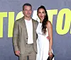 Matt Damon toi koko perheensä punaiselle matolle - tyttäret aivan äitinsä kopioita