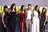 Vasemmalta oikealle: Alexia, Isabella, Gia, Matt, Luciana sekä Stella.