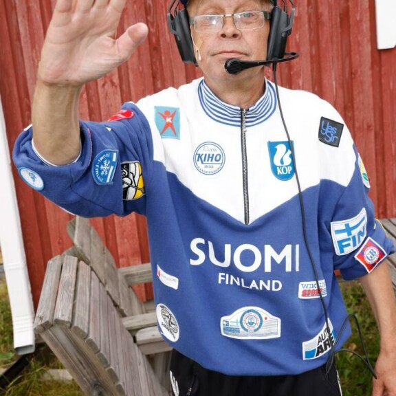 Myös imitaattori Kimmo Hannula vetää laulunäytelmässä useamman roolin. Myös imitaattori Kimmo Hannula vetää laulunäytelmässä useamman roolin.