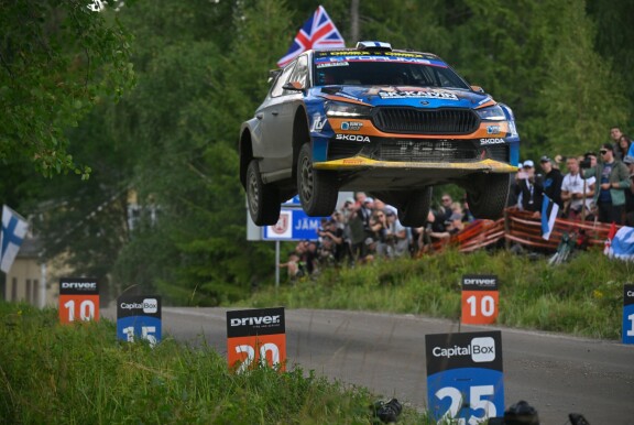 Janni Hussi ja Lauri Joona lensivät ilmojen halki Jyväskylän MM-rallissa.