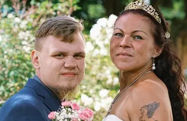 Vauvaonnea! Unelmahäät-pari Sari, 42, ja Eemil, 24, saivat lapsen