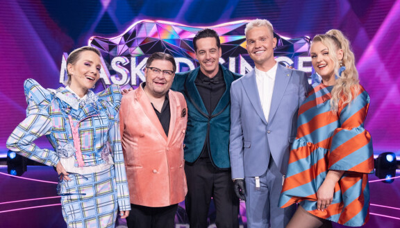 Masked Singer Suomen etsiväjoukon muodostavat Maria Veitola, Janne Kataja, Benjamin Pelotnen ja Jenni Poikelus. Ohjelman juontajana toimii Ile Uusivuori.