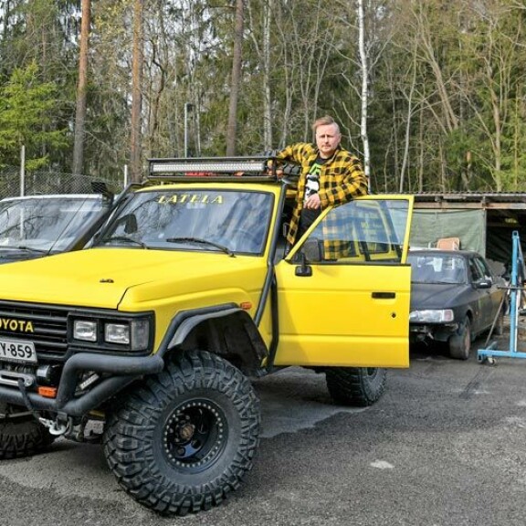 Aikaisemmin Ylellä nähty Latela pyörii tällä hetkellä Discovery+-suoratoistopalvelussa. – Yle lopettaa kaikki hyvät sarjat, mutta onneksi nyt saa näyttää ruudussa sponsoreita. Aikaisemmin Ylellä nähty Latela pyörii tällä hetkellä Discovery+-suoratoistopalvelussa. – Yle lopettaa kaikki hyvät sarjat, mutta onneksi nyt saa näyttää ruudussa sponsoreita.