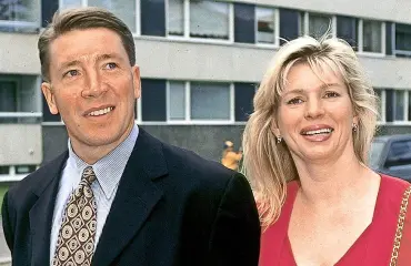 Muistatko NHL-tähtien repivät erot? Tiina Kurrin vaiettu salaisuus