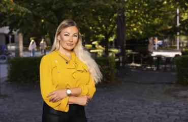 Marika Fingerroos Rikkaat ja rahattomat -ohjelmassa – tienaa Onlyfansilla
