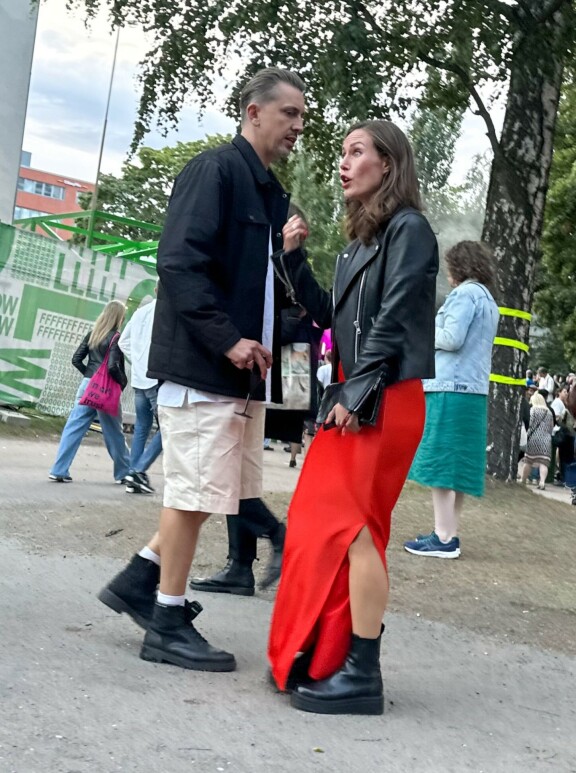 Joni katseli rauhallisesti, kun Sannalla oli vauhti päällä.