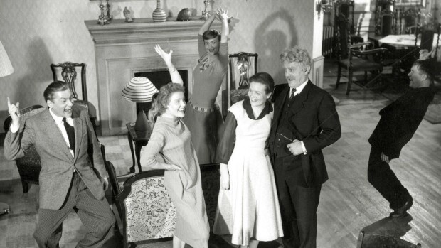 Kuriton sukupolvi kyykytti 1950-luvun tiukkoja sääntöjä - näyttelijöissä tosielämän rakastavaisia