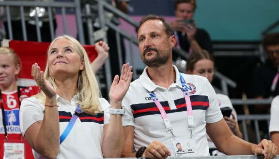 Myös kruununprinsessa pääsi kannustamaan Norjaa olympialaisissa.