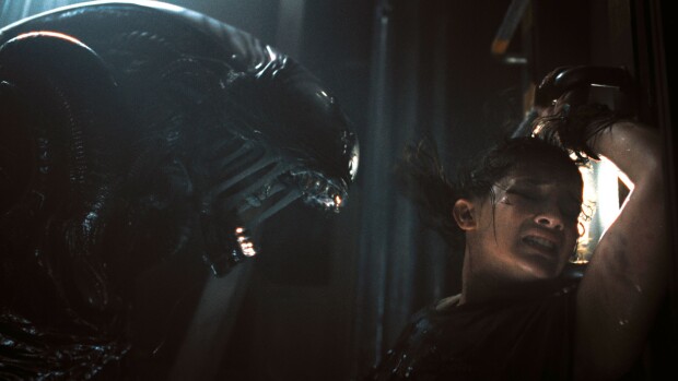 Elokuva-arvostelu: Alien: Romulus palauttaa rakastetun leffasarjan kolkoille juurilleen