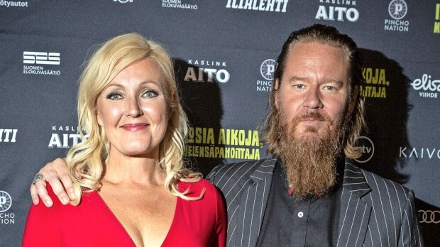 Mitä ihmettä?! Jouni Hynynen tukisti Mari Perankoskea korvasta – kuva