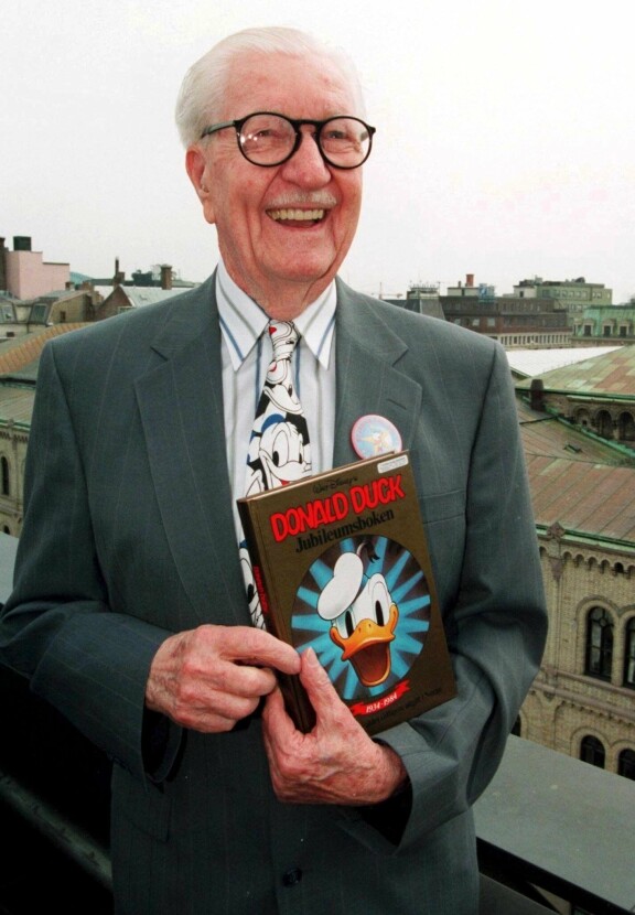 Ankkatarinoiden isä ja mestaripiirtäjä Carl Barks kuoli vuonna 2000 99-vuotiaana. Kuva Norjasta vuodelta 1994.