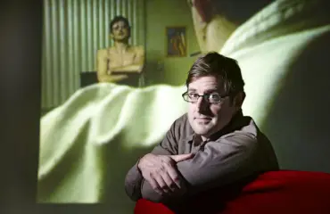 Louis Theroux tapaa pornonäyttelijän – päätyi uralle lapsensa järkyttävän kohtalon seurauksena