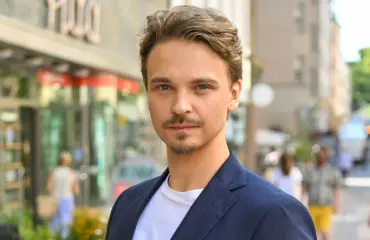Roope Salminen vähensi tv-töitä – näin se vaikutti tilipussiin
