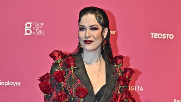 Selkärankansa loukannut Jenni Vartiainen kertoo voinnistaan