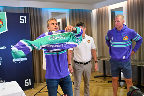 Valtteri Filppulan pelaajasopimus julkaistiin maanantaina Helsingin jäähallissa.