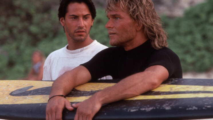 Tänään tv:ssä: Myrskyn ratsastajat oli Patrick Swayzen elokuvauran kohokohta – tähden traagisesta poismenosta pian 15 vuotta