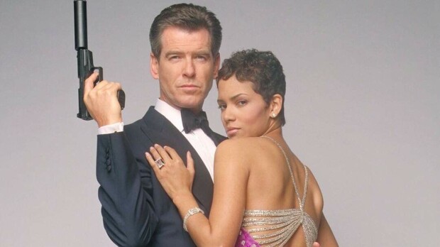 Halle Berry: 'Pierce Brosnan palautti uskoni miehiin'