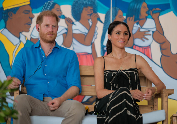 Huhutaan, ettei Harry ole sopeutunut vaimonsa tavoin Hollywoodiin. – Harry on vihainen poika. Asiat eivät ole menneet hänen haluamallaan tavalla. Harryn tuntevat tietävät, että hän eläisi mieluummin rakastettuna Englannissa, prinssin ystävät kertovat The Timesille.