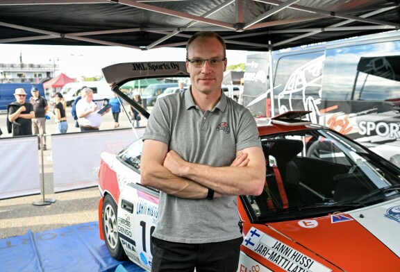 Toyotan tallipäällikkö Jari-Matti Latvala ajoi viikonloppuna rallia Lahdessa.