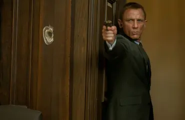 Tänään tv:ssä: Kaikkien aikojen menestyneimmällä Bond-elokuvalla yllättävä Suomi-yhteys