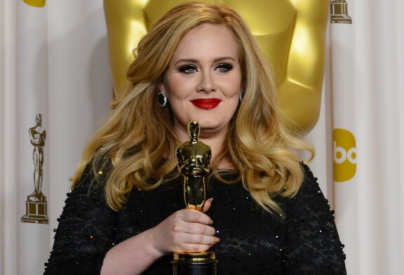 Adele sai ensimmäisen Oscarinsa vuonna 2013.