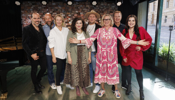 Vuoden 2024 Elämäni biisi -tekijäjoukkoon kuuluvat JP Leppäluoto, Tero Vesterinen, Arja Saijonmaa, Suvi Teräsniska, Lauri Mikkola, Katja Ståhl, Jore Marjaranta ja Diandra.