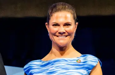 Vau, mikä taideteos! Kruununprinsessa Victoria teki nappisuorituksen teemamekollaan