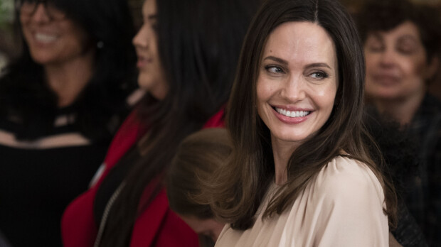 Jestas! Angelina Jolie esitteli muuttuneen tyylinsä – katso kuva