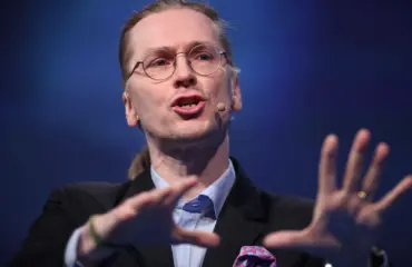 Kappas! IT-guru Mikko Hyppönen hämmästytti Helsinki-Vantaalla – ”Melkoisen paksu setelinippu”