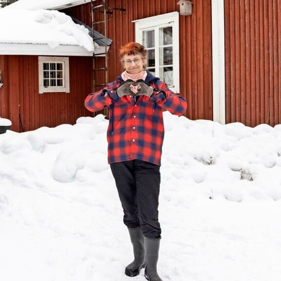 – Parasta täällä on luonto, lisäksi tykkään paikallishistoriasta. Huonoja puolia ei ole muita kuin se, että talvi saisi olla lyhyempi. – Parasta täällä on luonto, lisäksi tykkään paikallishistoriasta. Huonoja puolia ei ole muita kuin se, että talvi saisi olla lyhyempi.