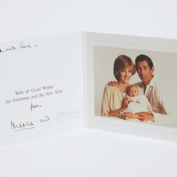 Tällaisen joulutervehdyksen pariskunta lähetti Williamin ensimmäisenä jouluna. prinssi charles, prinsessa diana, prinssi william