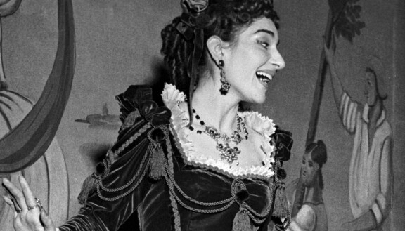 Oopperadiiva Maria Callas muistetaan upeasta lauluäänestään.