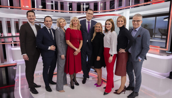 Kirsi viihtyy työssään MTV:n uutisankkurina. - Iso muutos on, kun Keke(Keijo Leppänen, oik.) jää pian eläkkeelle.