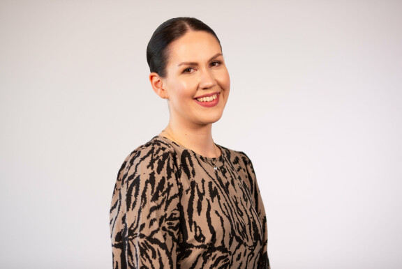 Taina on ollut sinkkuna neljä vuotta.