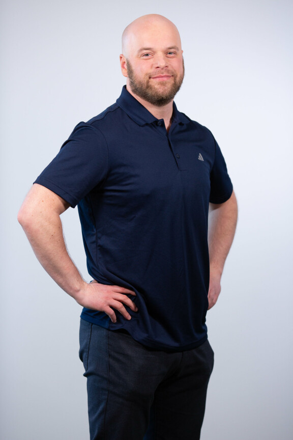 Jyrki kertoo olevansa valmis auttamaan puolisoaan kotitöissä.